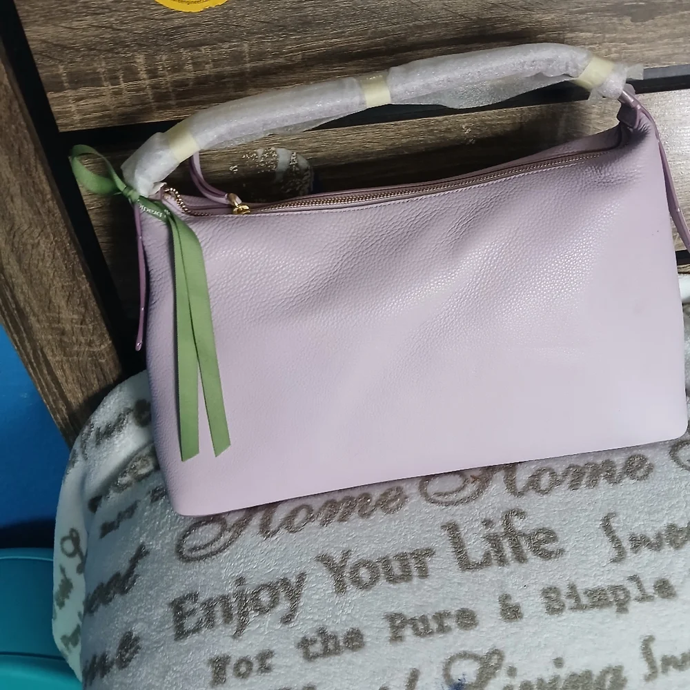 Lavender Leather VEra Bradley Handbag - Picture 6 of 10